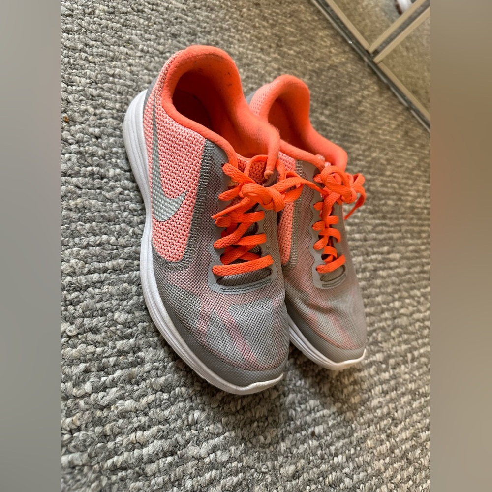 Nike running shoes size 5Y big kids shoes